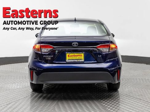 Used 2024 Toyota Corolla LE FWD image 5