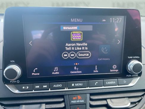 Used 2025 Nissan Altima 2.5 SV FWD image 18