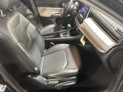 Used 2022 Jeep Compass Limited image 12