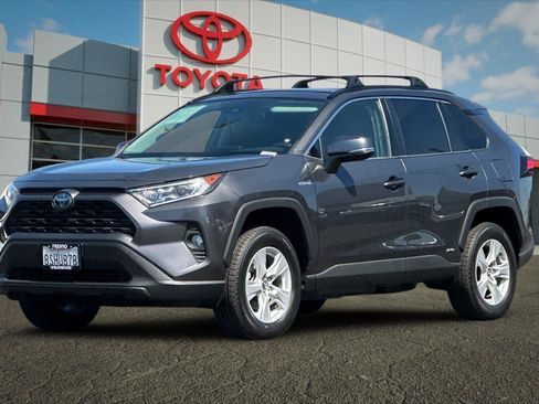 Certified 2020 Toyota RAV4 XLE w/ Convenience Package AWD/4WD image 7