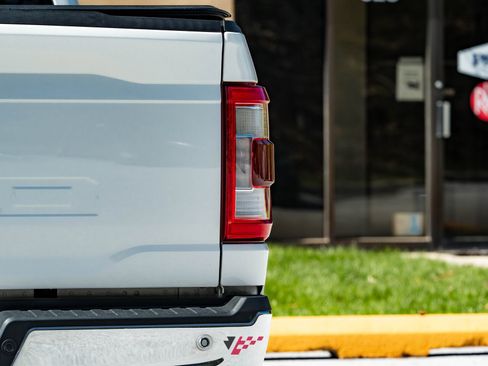 Used 2021 Ford F150 Lariat w/ Max Trailer Tow Package image 37