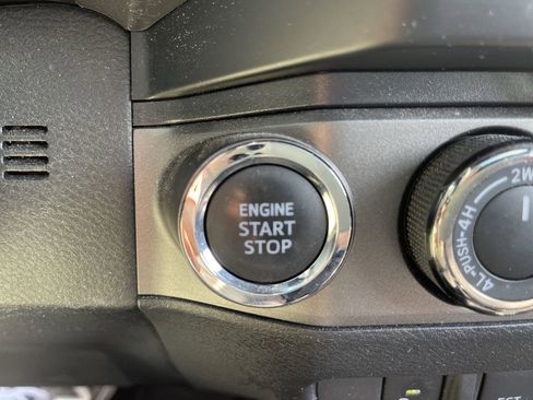 Used 2023 Toyota Tacoma TRD Off-Road w/ TRD Premium Off Road Package image 17