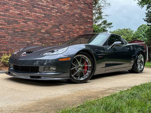 Used 2009 Chevrolet Corvette Z06 w/ Preferred Equipment Group RWD image 2