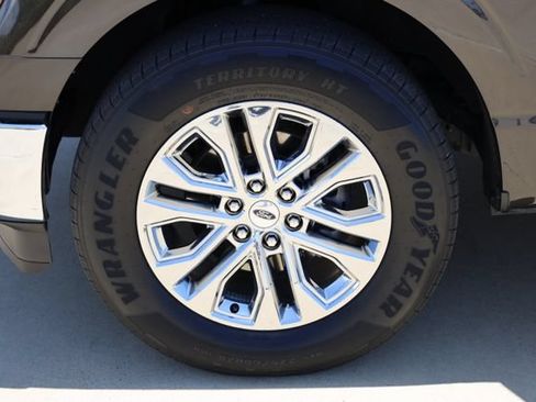 Used 2024 Ford F150 XLT w/ Equipment Group 302A MID RWD image 9