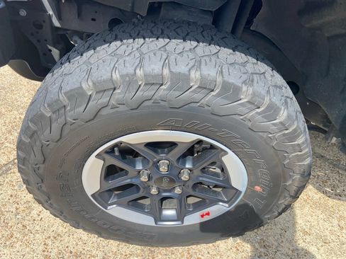 Used 2022 Jeep Wrangler Unlimited Rubicon w/ LED Lighting Group AWD/4WD image 28
