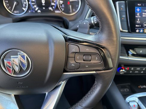 Used 2022 Buick Enclave Premium image 22