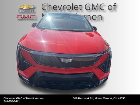 Used 2025 Cadillac Optiq Sport 1 w/ LPO, ONYX Package image 16