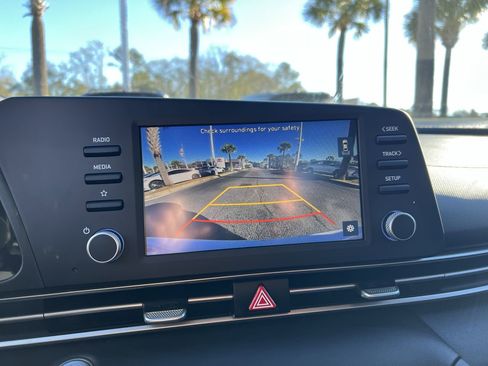 Used 2023 Hyundai Elantra SEL image 25