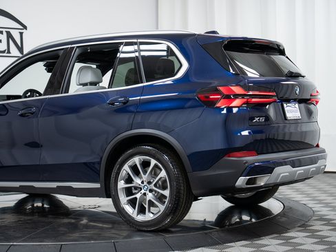 New 2026 BMW X5 xDrive40i w/ Executive Package AWD/4WD image 29
