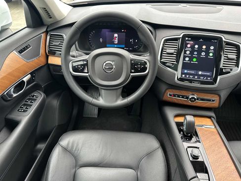 Certified 2023 Volvo XC90 B5 Plus w/ Protection Package Premier AWD/4WD image 17