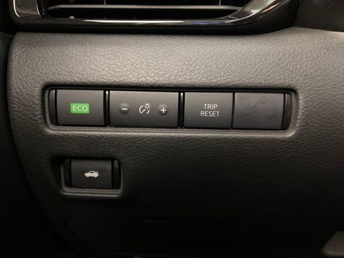 Used 2020 Nissan Sentra SV FWD image 30
