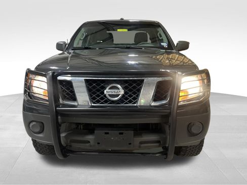 Used 2013 Nissan Frontier SV AWD/4WD image 2
