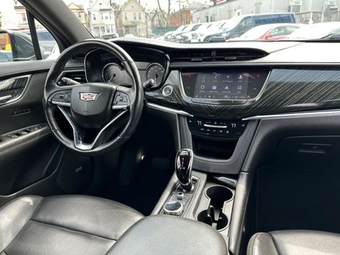 Used 2022 Cadillac XT6 Premium Luxury AWD/4WD image 19
