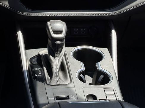 Used 2023 Toyota Highlander LE FWD image 24