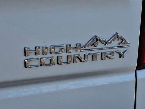 Used 2023 Chevrolet Silverado 1500 High Country w/ Technology Package image 30