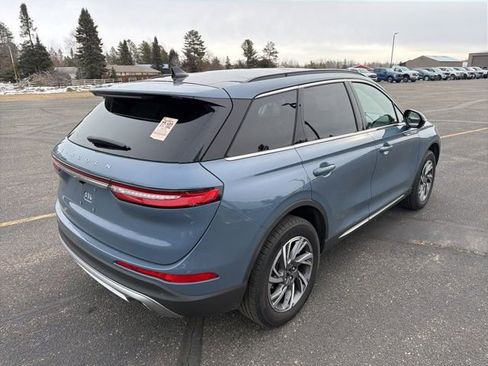 Used 2025 Lincoln Corsair AWD w/ Equipment Group 101A image 5