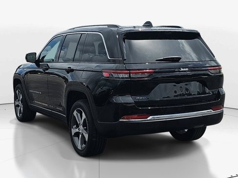 Used 2022 Jeep Grand Cherokee Limited 4xe w/ Luxury Tech Group II AWD/4WD image 6