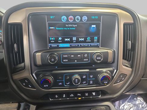 Used 2018 GMC Sierra 2500 Denali w/ Duramax Plus Package AWD/4WD image 22