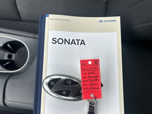 Used 2025 Hyundai Sonata SEL FWD image 37