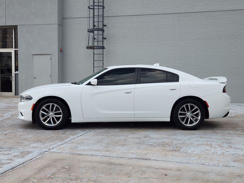 Used 2016 Dodge Charger SXT w/ Plus Group RWD image 4