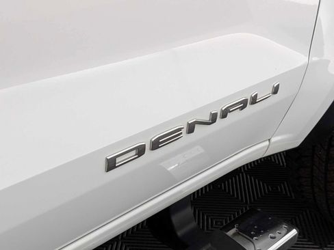 Used 2024 GMC Canyon Denali AWD/4WD image 13