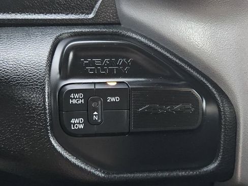 Used 2024 RAM 2500 Big Horn AWD/4WD image 18