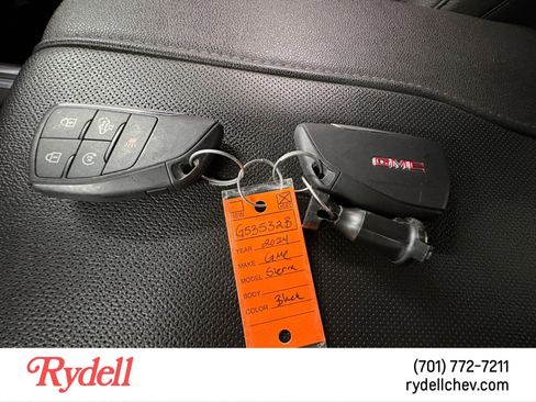 Used 2024 GMC Sierra 1500 SLT w/ SLT Premium Plus Package image 21