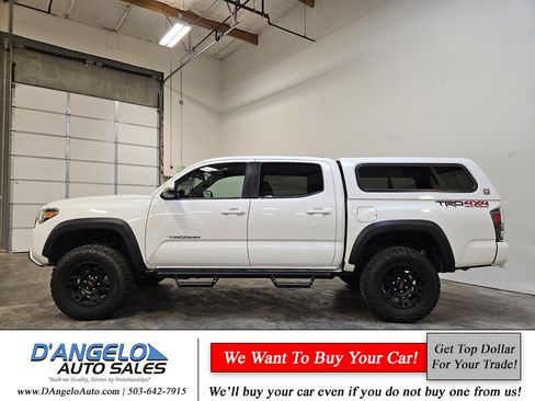 Used 2021 Toyota Tacoma TRD Off-Road w/ Technology Package image 10
