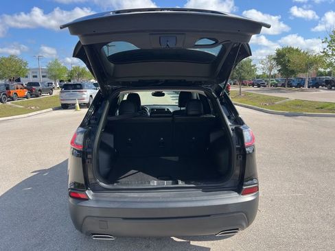 Certified 2022 Jeep Cherokee Latitude Lux FWD image 38