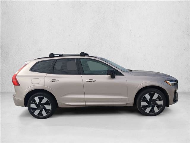 Used 2025 Volvo XC60 T8 Plus w/ Protection Package Premier AWD/4WD image 4