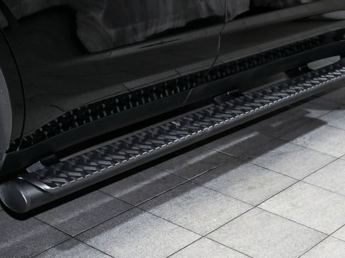 Used 2023 Chevrolet Tahoe Z71 w/ Z71 Off-Road Package image 98