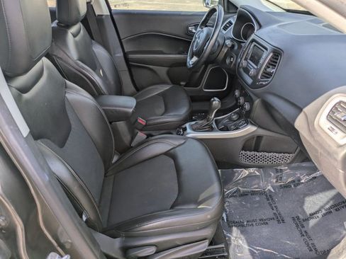 Used 2018 Jeep Compass Latitude w/ Cold Weather Group image 20