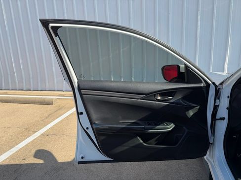 Used 2019 Honda Civic Sport image 19