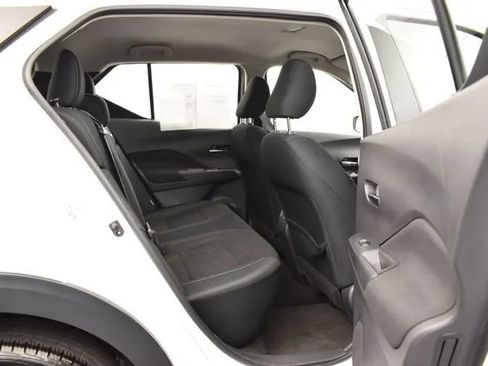 Used 2024 Nissan Kicks SV FWD image 18