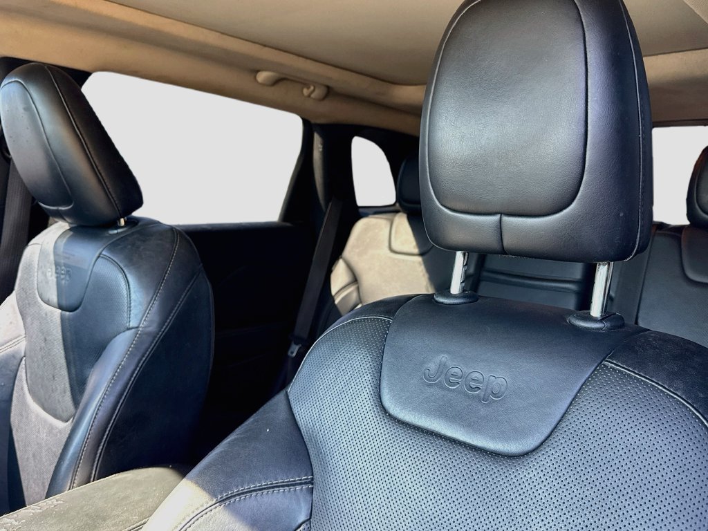 Used 2014 Jeep Cherokee Limited w/ Luxury Group FWD image 11
