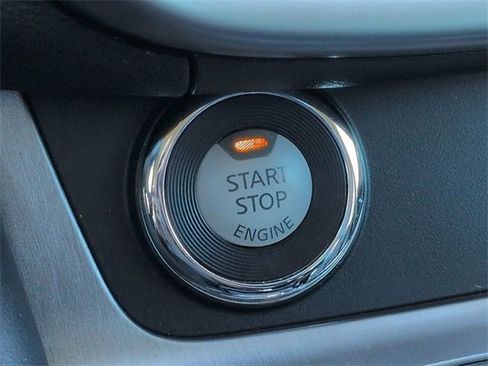 Used 2023 Nissan Murano SV image 27