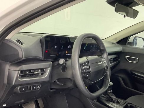 Used 2025 Kia K4 FWD image 14