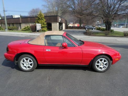 Used 1997 MAZDA MX-5 Miata M-Edition image 8