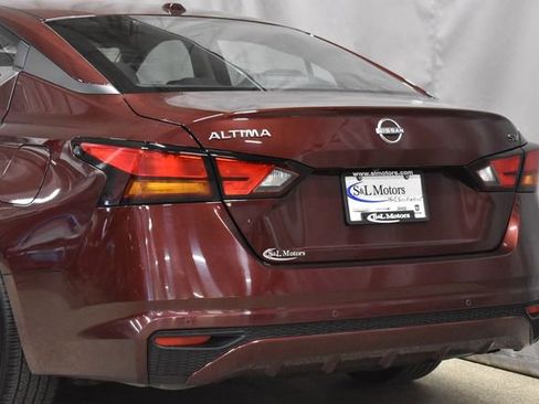 Used 2024 Nissan Altima 2.5 SV image 9
