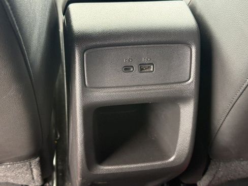 Used 2025 Chevrolet Trax RS FWD image 31