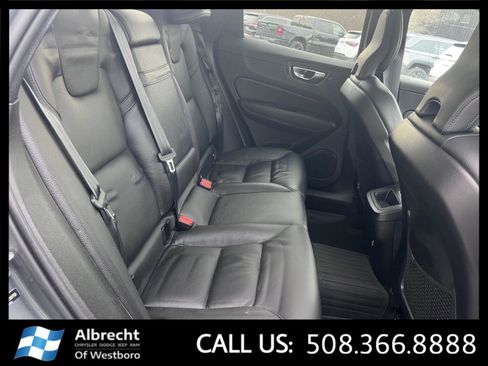 Used 2020 Volvo XC60 T6 Momentum w/ Protection Package image 18