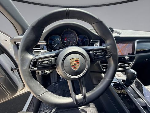 Certified 2023 Porsche Macan Turbo AWD/4WD image 20