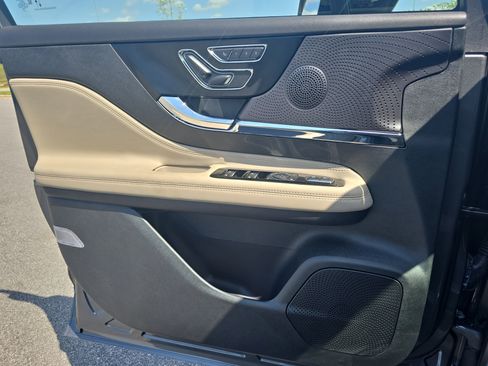 New 2026 Lincoln Corsair Premiere FWD image 26