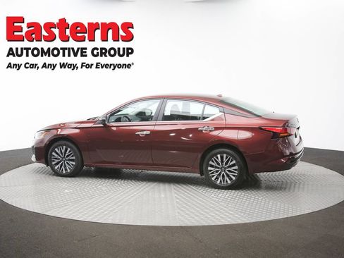 Used 2025 Nissan Altima 2.5 SV AWD/4WD image 57