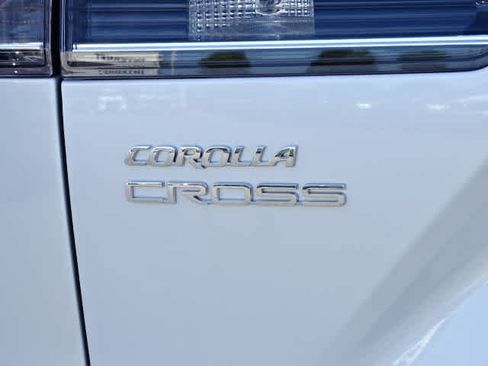 Certified 2025 Toyota Corolla Cross XLE w/ Convenience Package FWD image 10