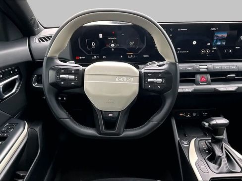 Used 2025 Kia K4 GT-Line w/ GT-Line Premium Package FWD image 6