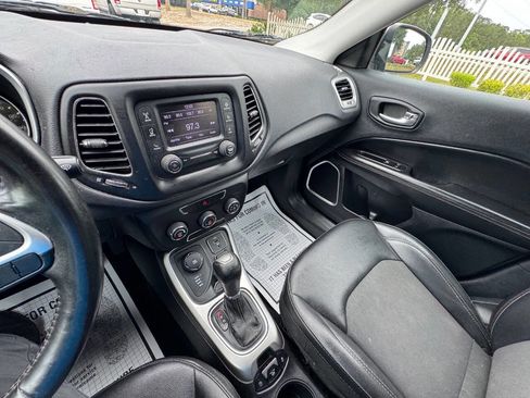 Used 2018 Jeep Compass Latitude AWD/4WD image 19