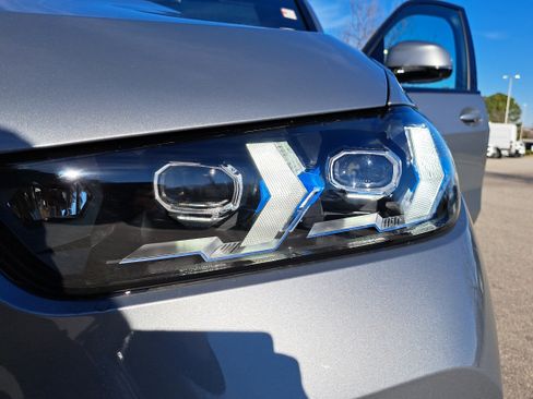 New 2026 BMW X5 xDrive40i w/ M Sport Package image 34