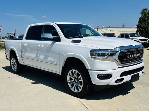 Used 2023 RAM 1500 Limited AWD/4WD image 2