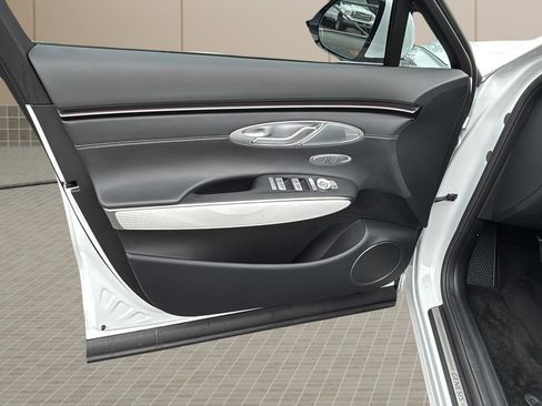 Certified 2026 Genesis GV70 2.5T Advanced image 37